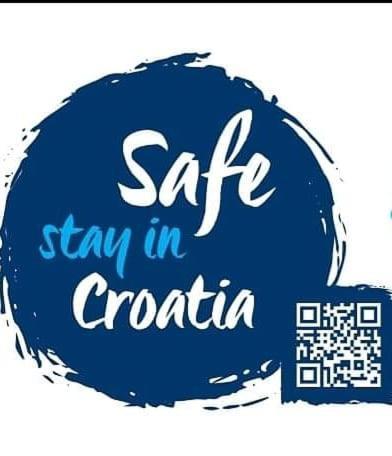 Hotel Central Σλαβόνσκι Μπροντ Εξωτερικό φωτογραφία