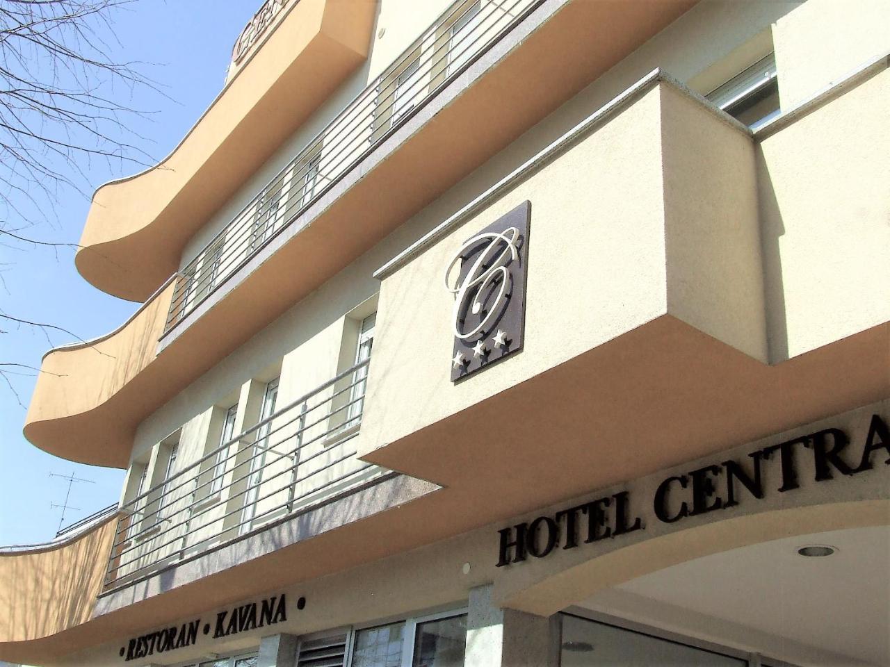 Hotel Central Σλαβόνσκι Μπροντ Εξωτερικό φωτογραφία